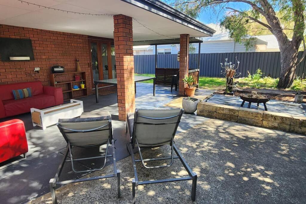 Abbey Beach Cottage 巴瑟尔顿 外观 照片
